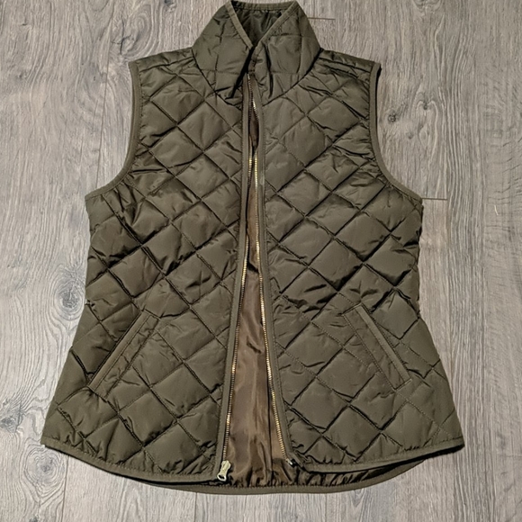 Old Navy Jackets & Blazers - Old Navy quilted vest